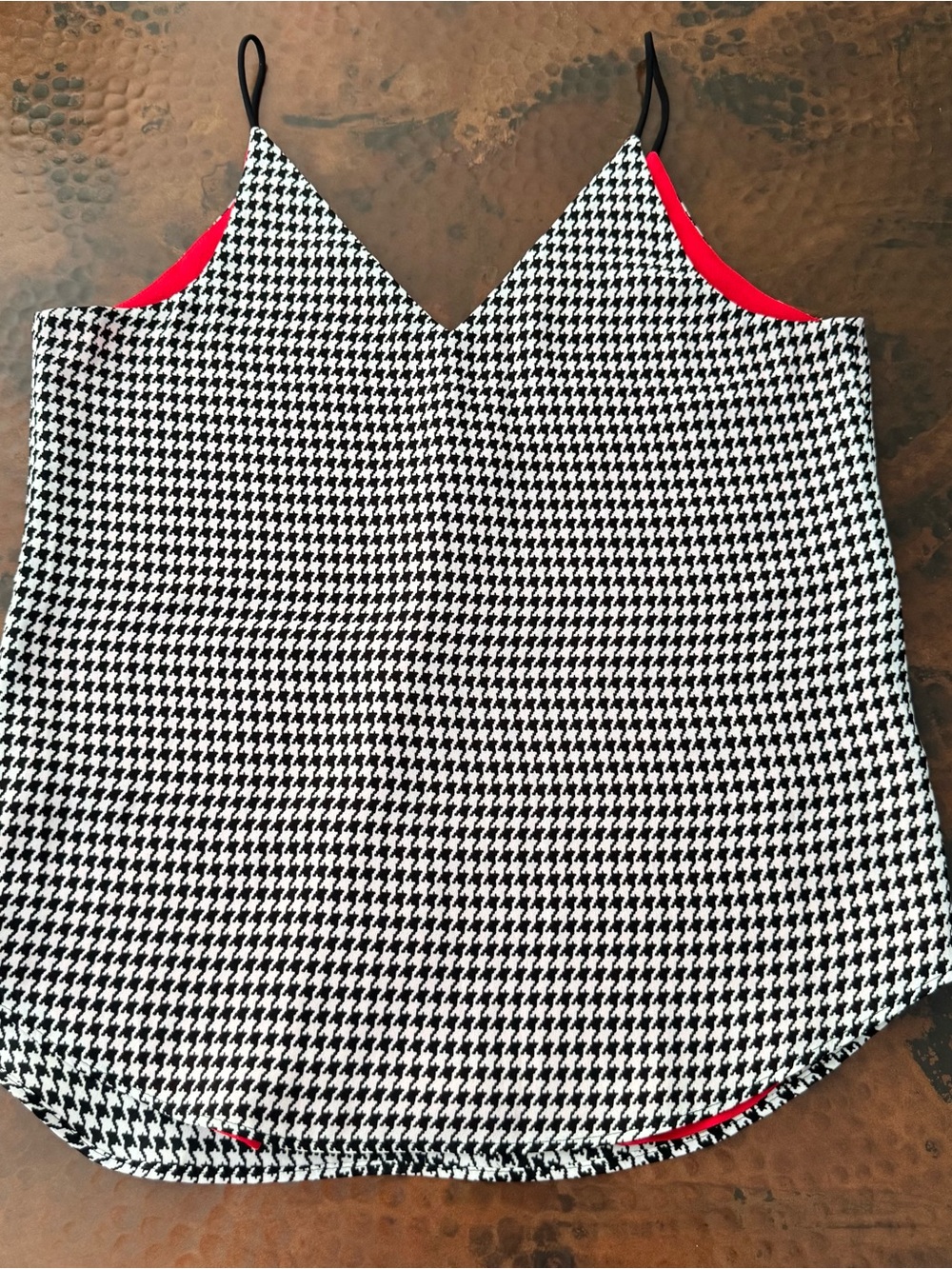 Express Womens XS Houndstooth V-Neck Cami Tank Red Accent Adjustable Straps NWOT